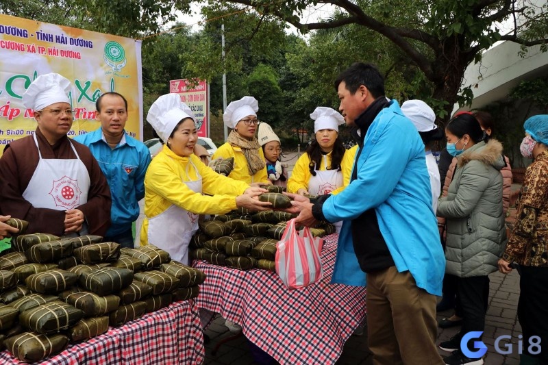 Nằm mơ thấy người ta cho bánh có thể là điềm tốt hoặc xấu 